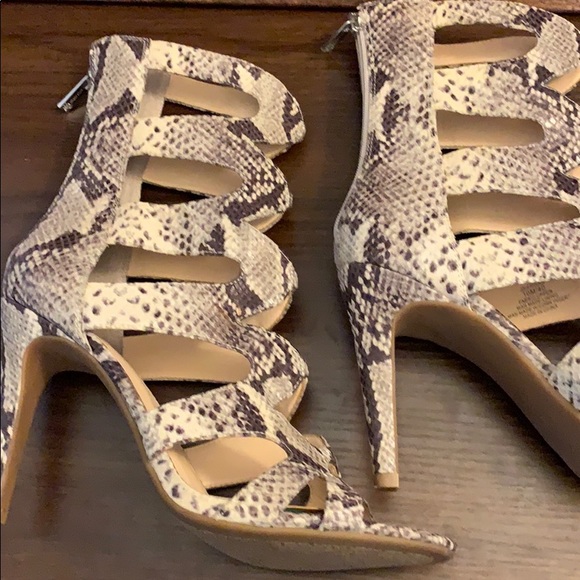 Jessica Simpson Shoes - ⭐️⭐️SALEJessica Simpson Gladiator ankle sandal⭐️